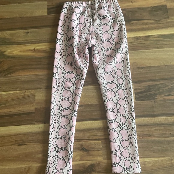 BNWT Just Cozy snake print leggings - Picture 3 of 8